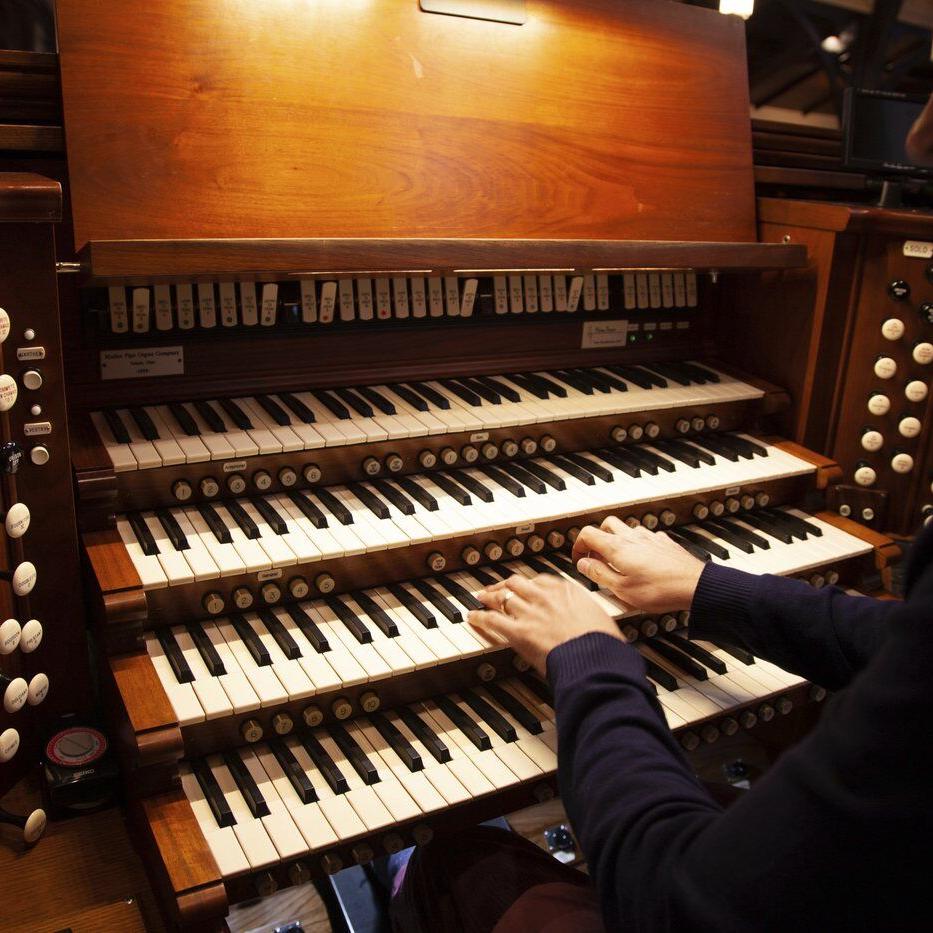 An Arkansas organist is playing 18 hours of Bach this year, one lunch break at a time